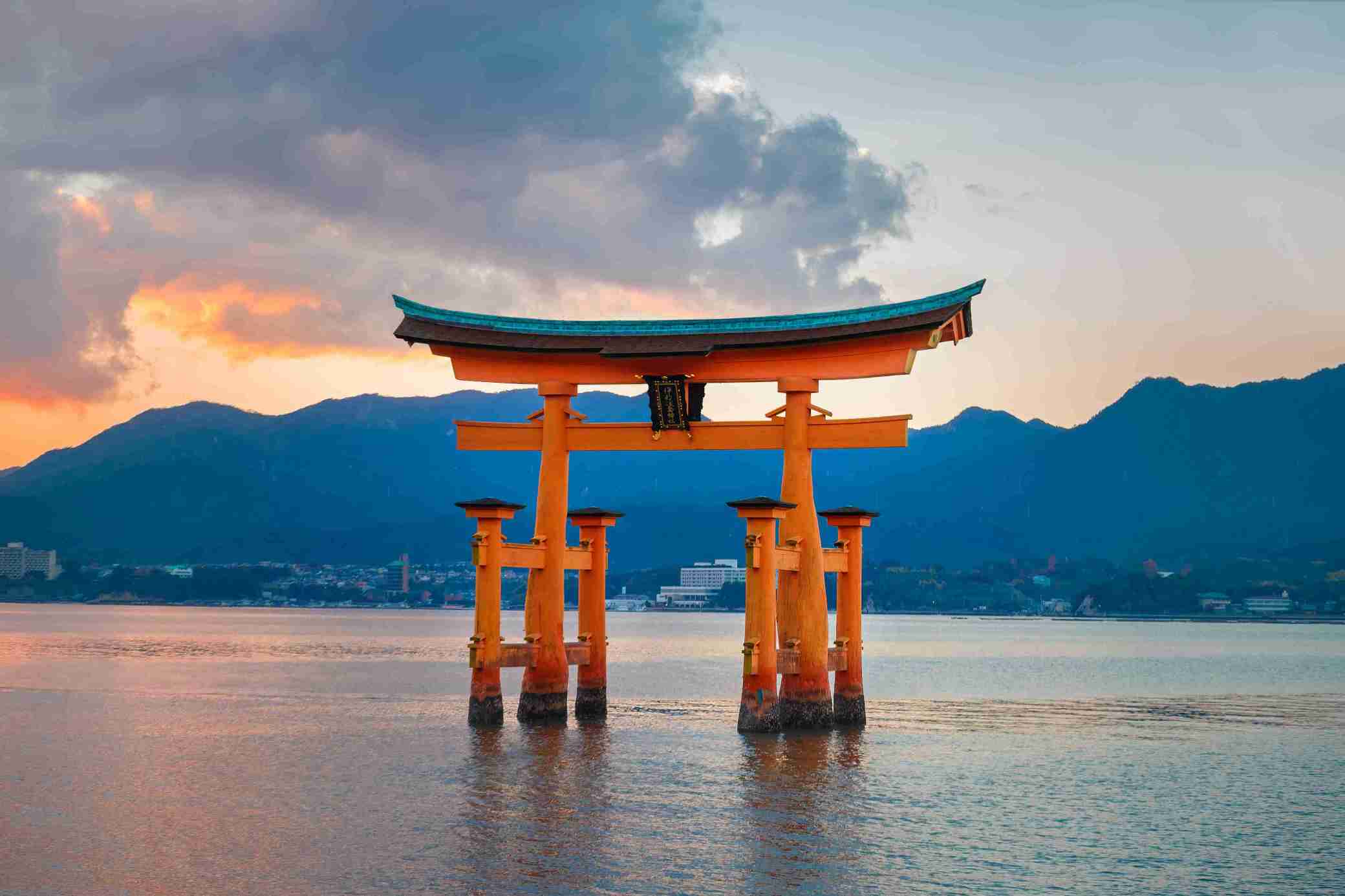 Torii flotante del santuario Itsukushima en Miyajima