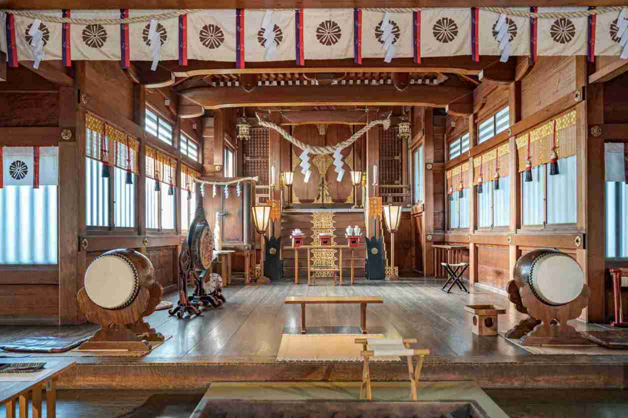 Santuario sintoísta tradicional en Japón