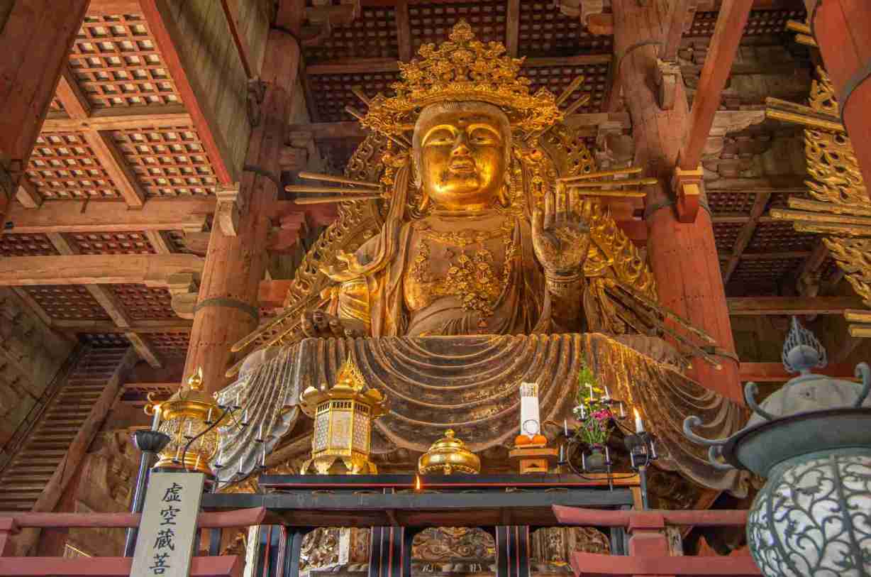 Gran templo Todai-ji en Nara con el Gran Buda